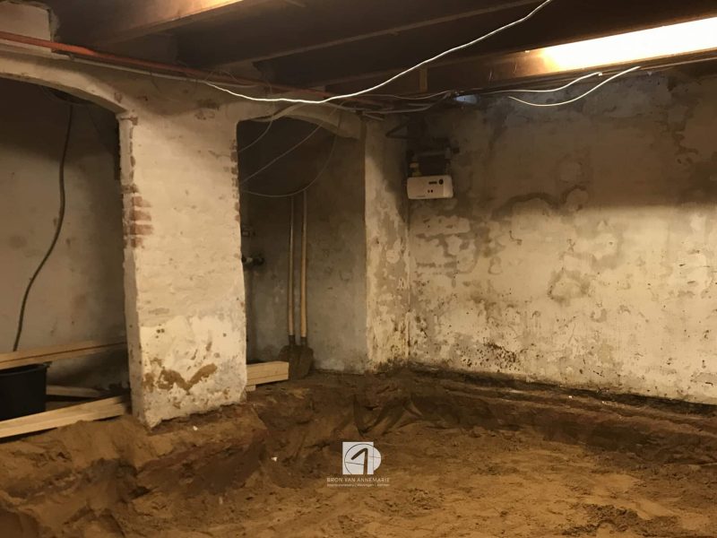 Start verbouwing souterain naar werkplek Deventer