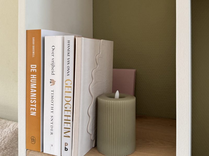 Complete interieurupdate in Heerenveen: indeling, meubelselectie en lichtplan voor een moderne gezinswoning.